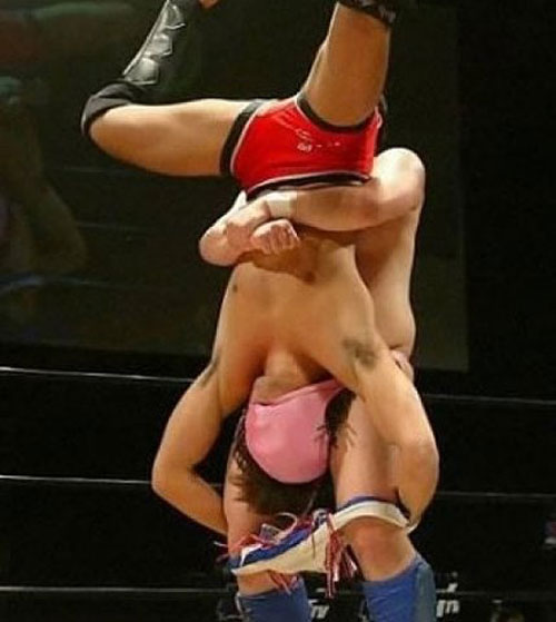 That Ain’t Right: Wrestlers Caught Mid-Move.